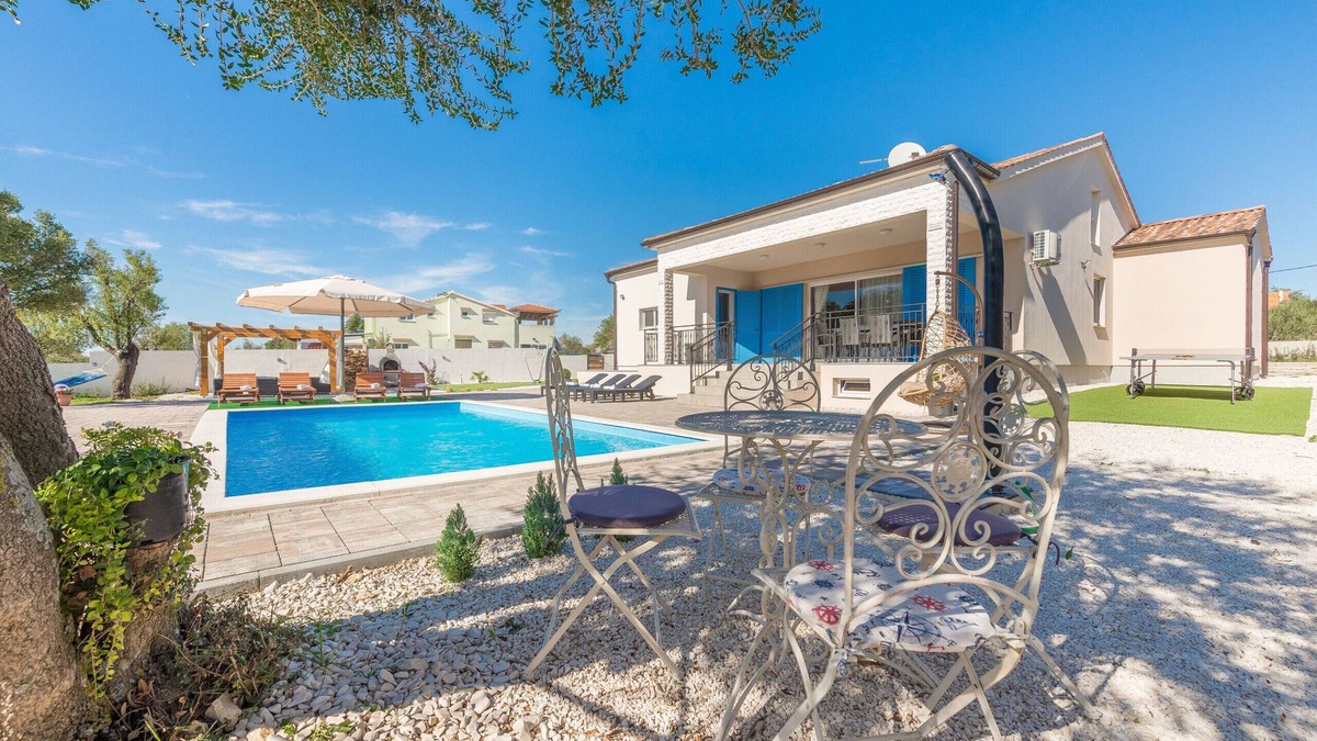 Tinj Villa | Villa Tara ZadarVillas