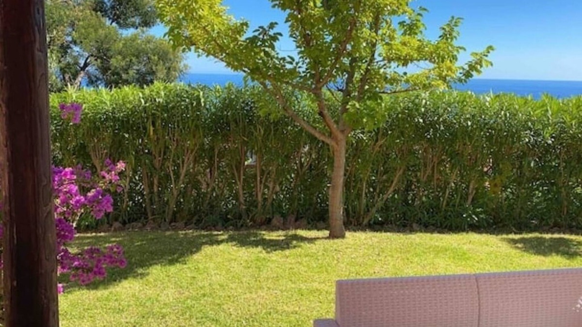 Bonifati Villa | Villa Telegraph is a sea-view property that is also perfect for your pets.