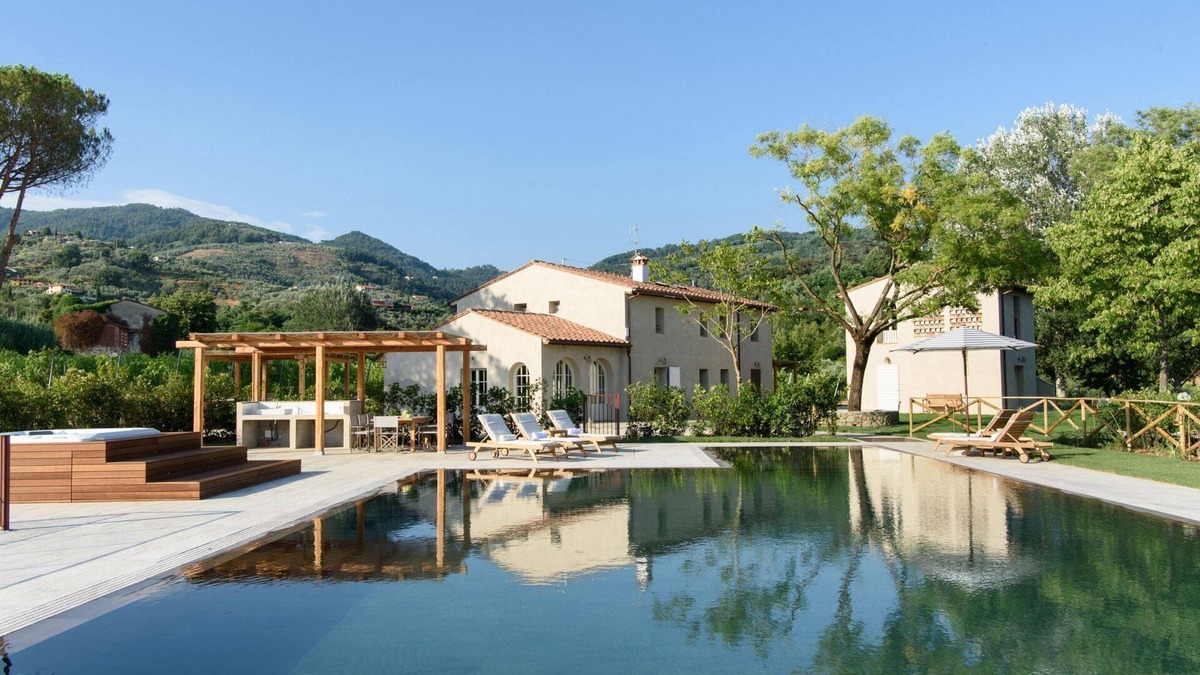 Massa Villa | Villa Teresa with pool and jacuzzi in Tuscany