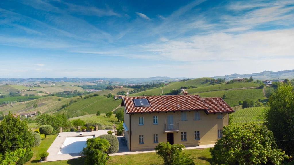 Castiglione Falletto Villa | Villa Tesoro