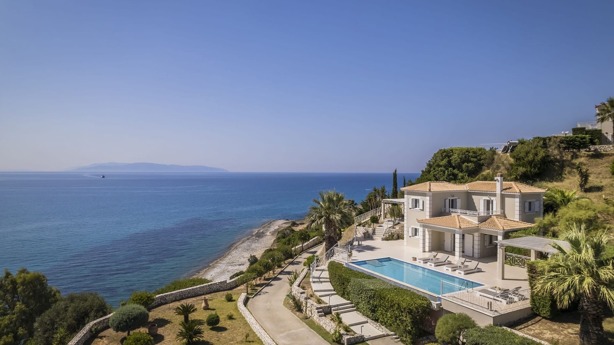 Karavados Villa | Villa Thalassa is a 3 bedroom Villa front of the sea with private swimming pool