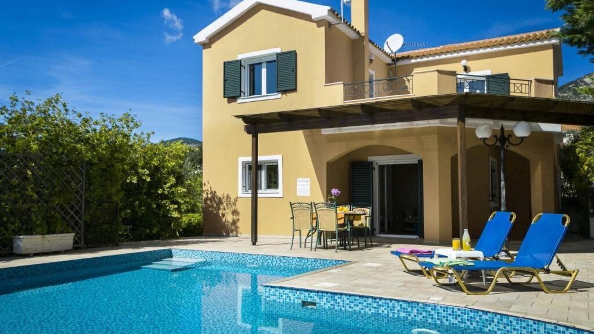 Leivathos Villa | Villa Thalia Venetia, close to beach with Wi-Fi,A/C,BBQ and private swimmingpool