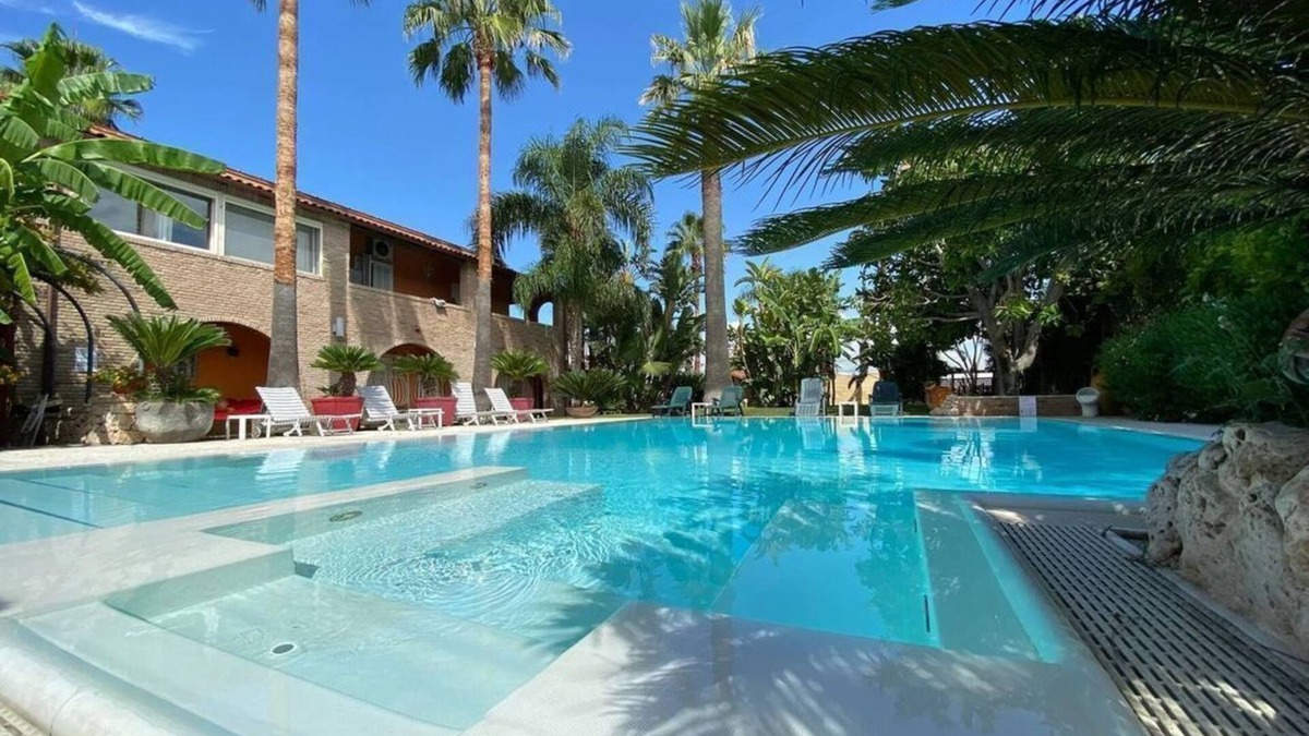 Taranto Villa | Villa Thalissa - Luxury Home with pool and jacuzzi sea view