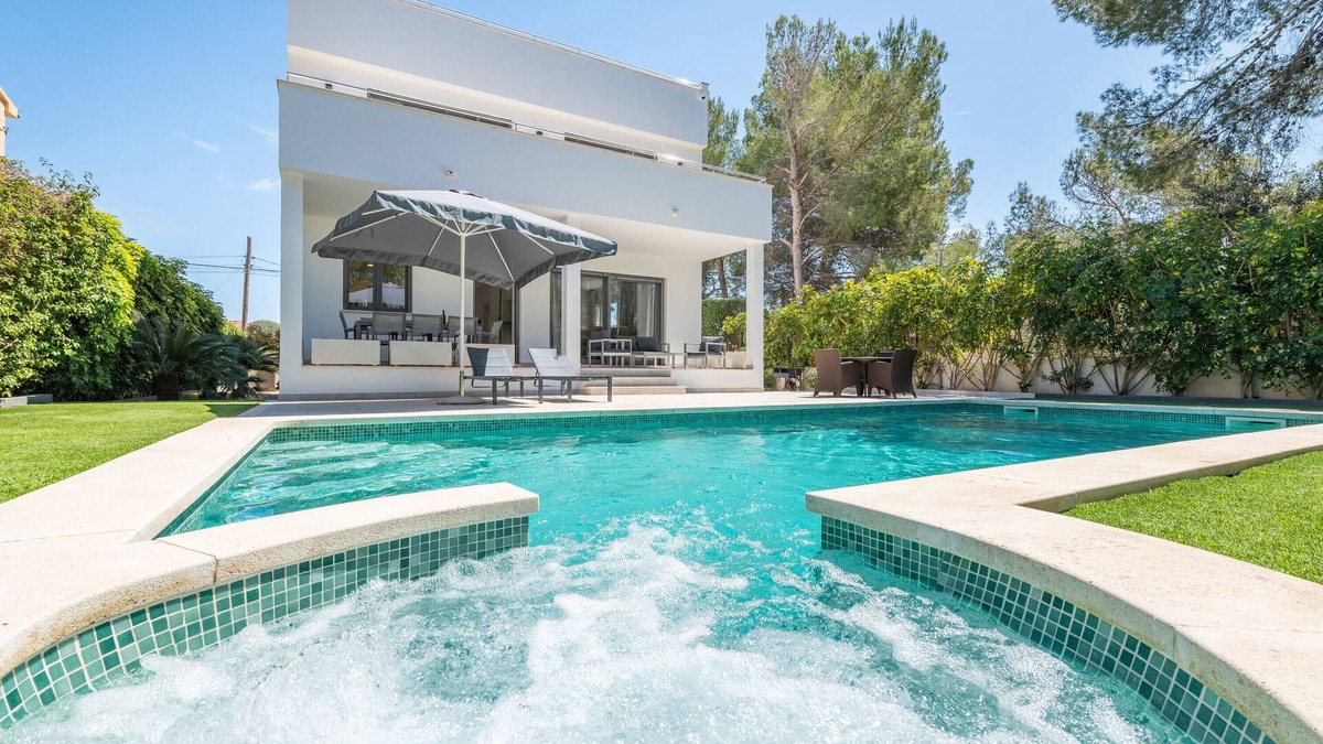 El Toro Villa | Villa 'The Tower' with Private Pool, Wi-Fi and Air Conditioning