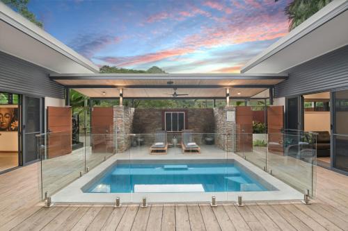 Redlynch Villa | Villa Thirty One - Balinese inspired Escape