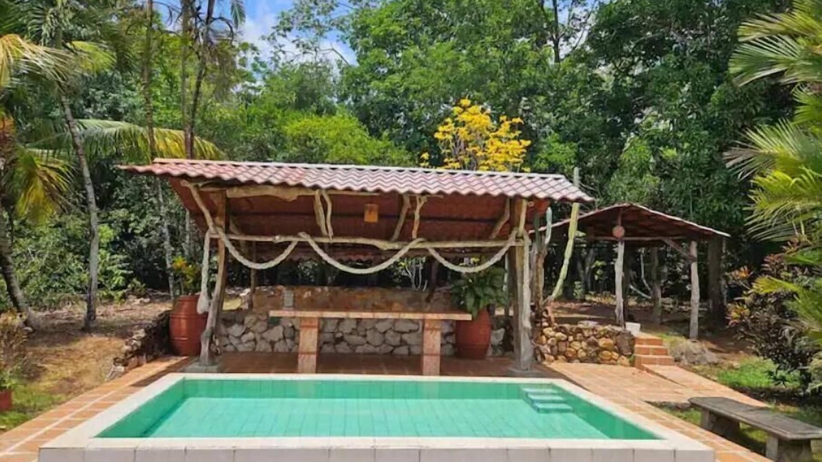Esparza House | "Villa Thuja" 3B and pool for a relaxing getaway.