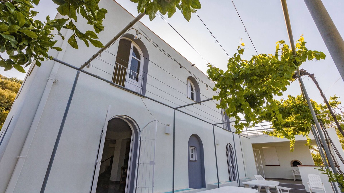 Sorrentini Villa | Villa 'Tina' with Wi-Fi and Air Conditioning