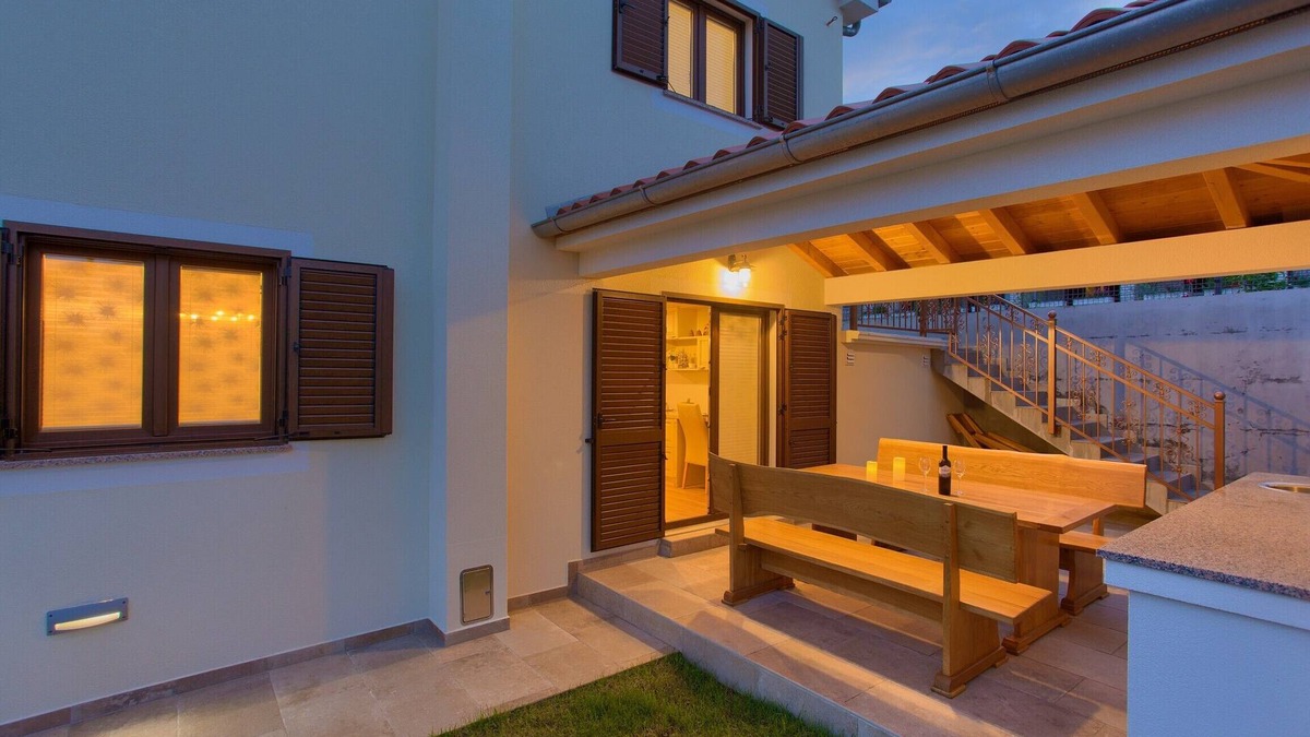 Cizici Villa | Villa Toic by the seaside with beautiful Seaview