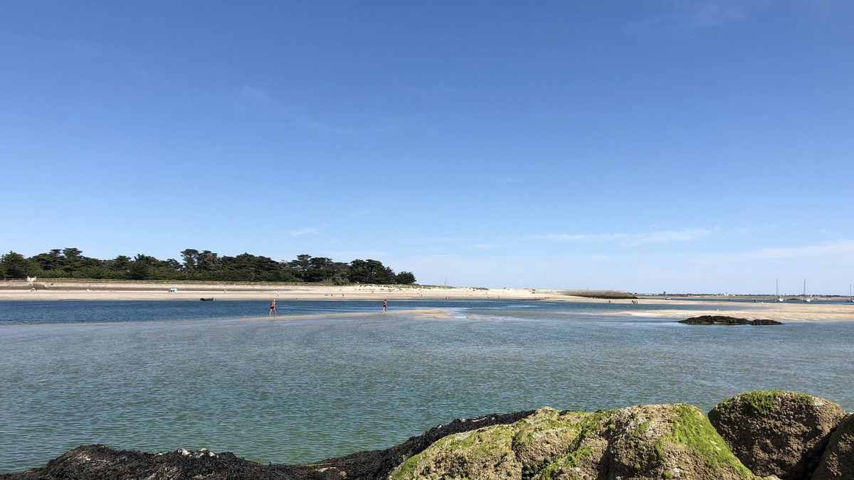 Mesquer Villa | Villa Tout Confort au Calme , Piscine Chauffée ,entre mer et Marais Salant
