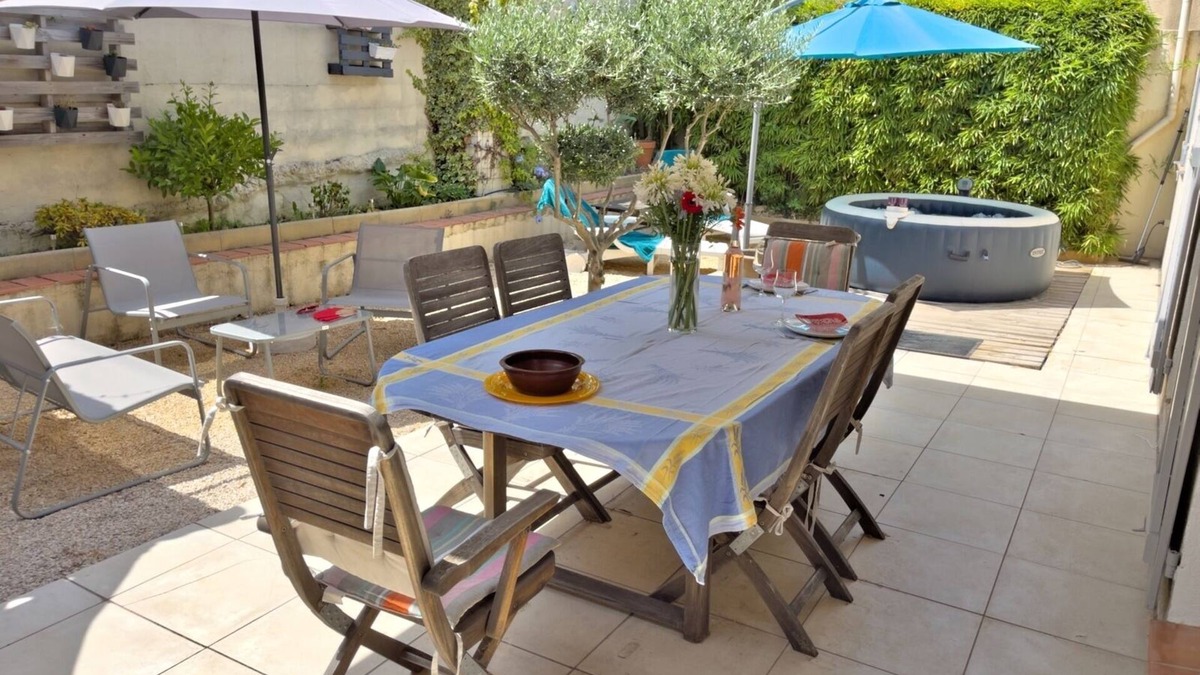 La Croix-Rouge House | Villa Tout Confort: Relaxation with Jacuzzi, Barbecue & Air Conditioning - Vacances de Rêve