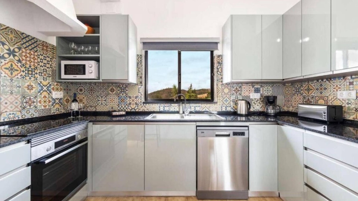 Silves Villa | Villa Tranquila ~ close to beautiful Silves~private pool ~ fast wi-fi ~ sleeps 6
