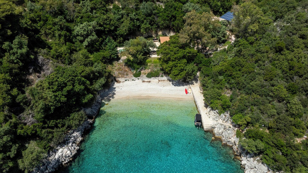 Evgiros Villa | Villa Trianda, a true gem just 27 steps from the beach!