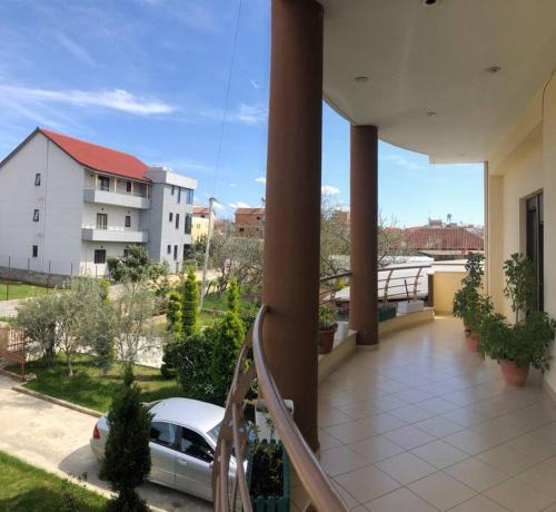 Kamez Villa | Villa Uklala