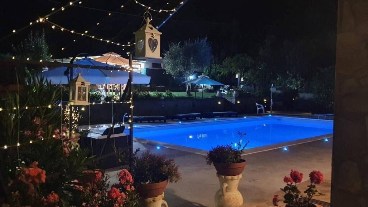 Bassano in Teverina Apartment | Villa Vacanze Valentina - Apartment A - Apartment in villa with swimming pool