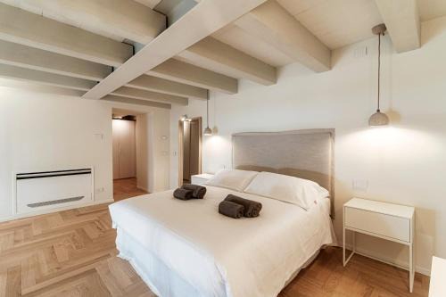 Como City Centre Apartment | Villa Valencia - The House Of Travelers
