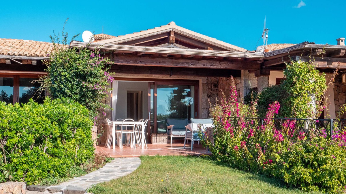 Puntaldia House | Villa Valentina 250m From The Beach, Puntaldia, Italy