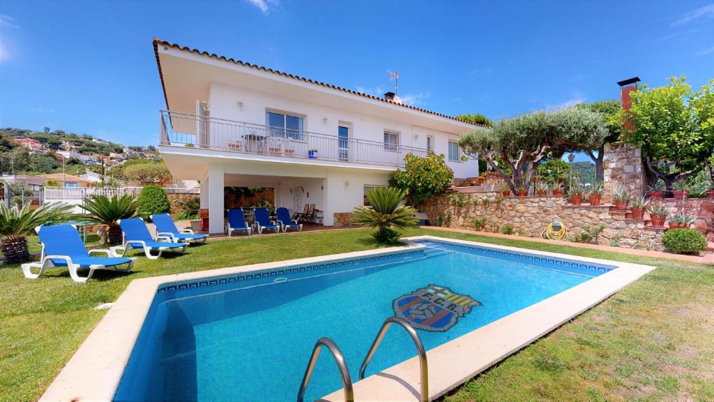 Mataro Villa | VILLA VALENTINA