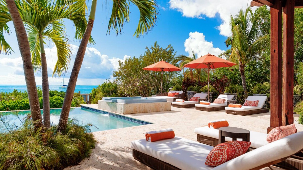 Ocean Point House | Villa Valentina: Swim Access, Pool, Kayaks, & More!