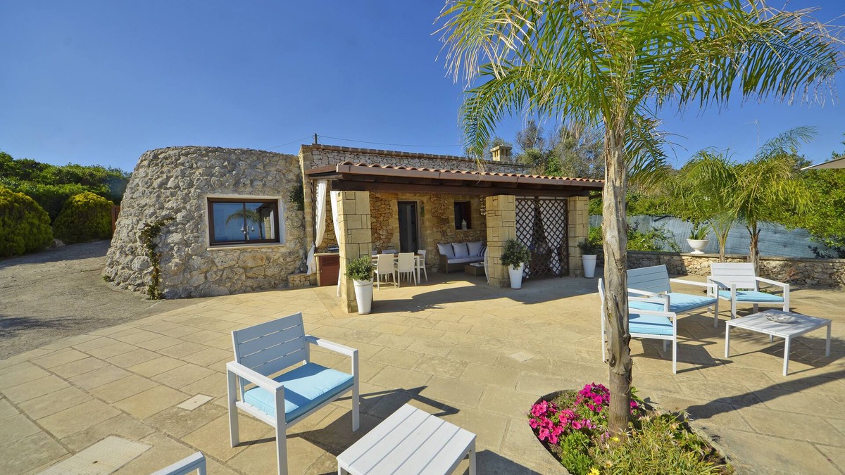 Corsano Villa | Villa Valeria con vista panoramica sul mare.