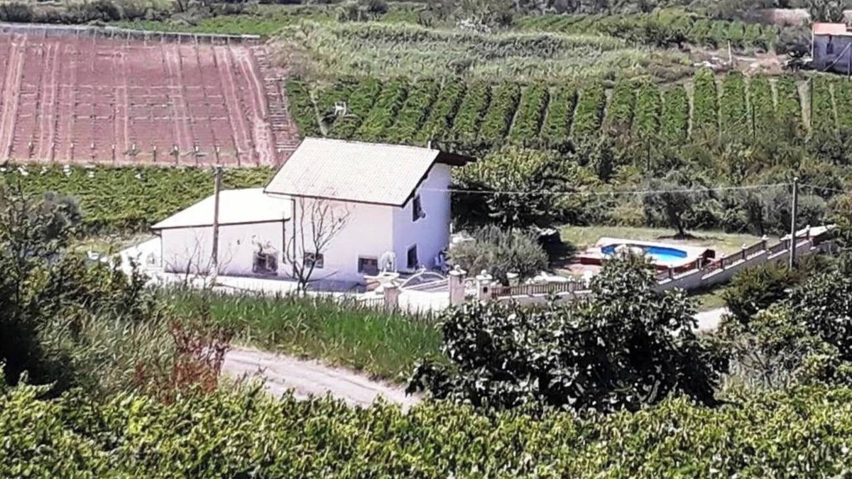 Orsogna Villa | Villa Valle del Sole with pool and view