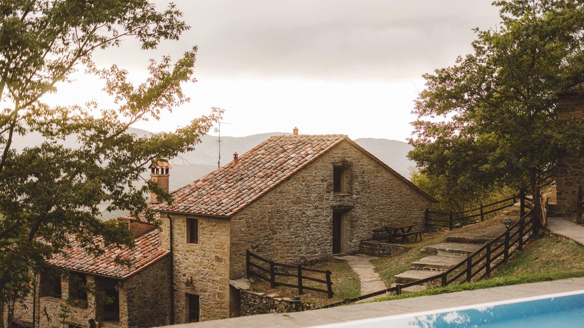 Sansepolcro House | Villa Vallorsaia with private pool, lake view, no neighbors