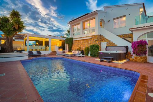 L'Alfas del Pi Villa | Villa Vega Luxury