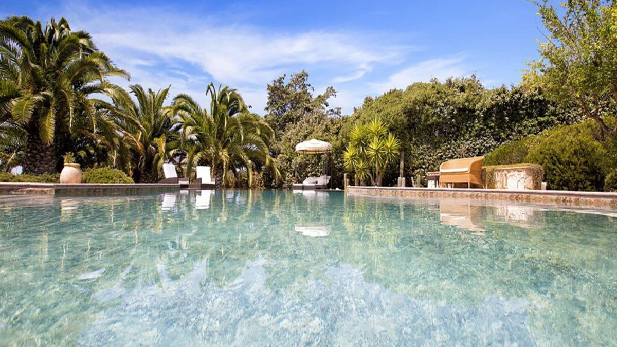Alghero Villa | Villa Venere Alghero, privacy for 12 people, private swimming pool, surrounded by greenery