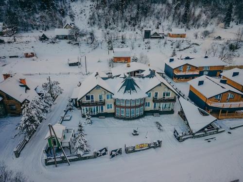 Tatariv Villa | Villa Venterivka 2