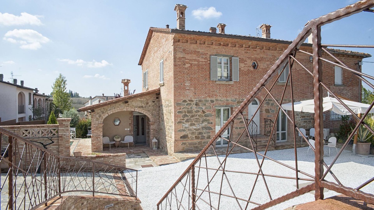Badicorte Villa | Villa Ventotto by Paola Orazioli