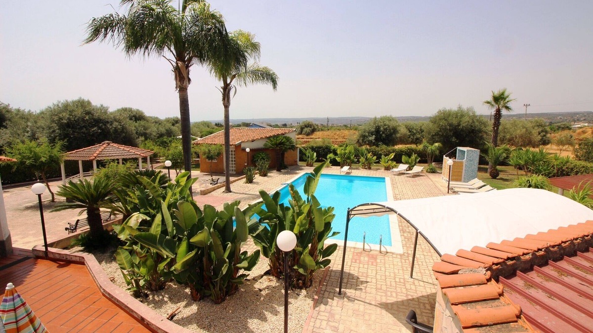 Solarino Villa | VILLA VERA - Amazing House with private swimming pool near Syracuse.