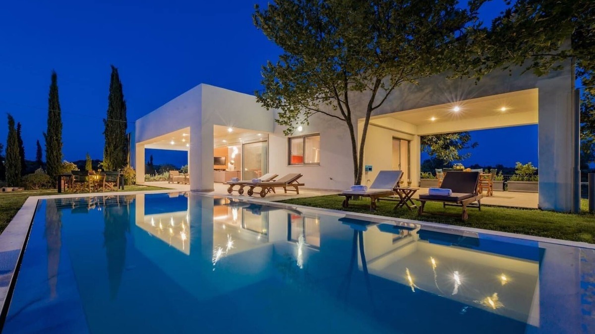 Romirion Villa | Villa Verano - Spacious 5-BDR & 5-BTH villa