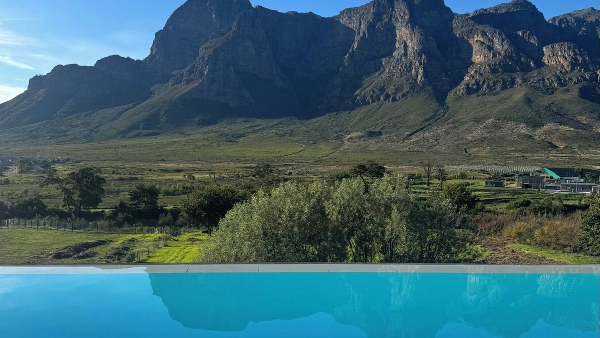 Pniel Bed & Breakfast | Villa Verde, farm stay in the winelands with views for days.