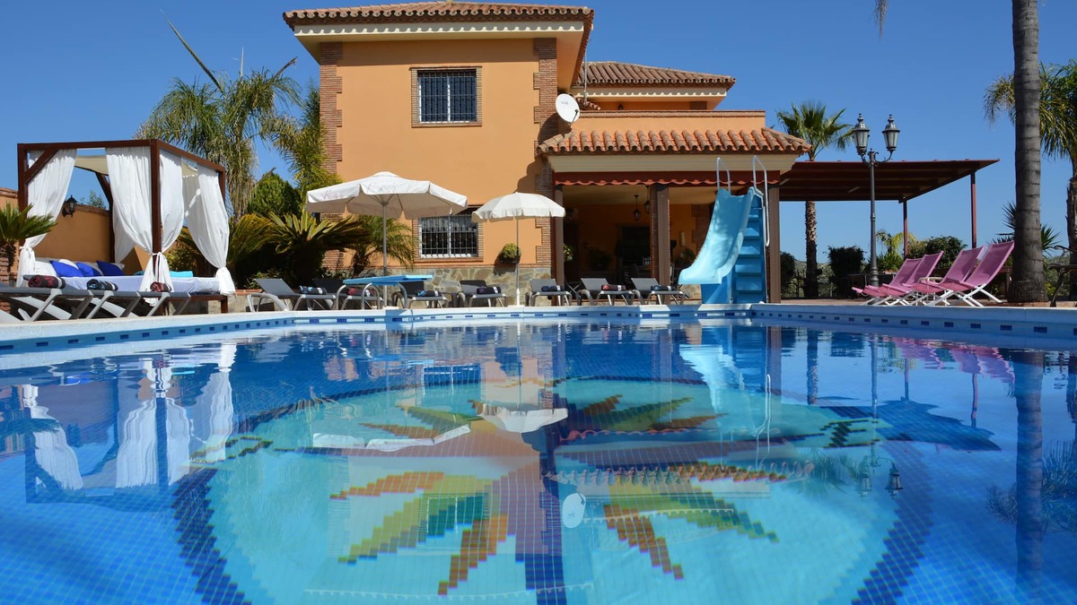 Alhaurin de la Torre Villa | Villa Vereda del Palmar/BBQ exteri/Wifi fiber optic/private heated swimming pool