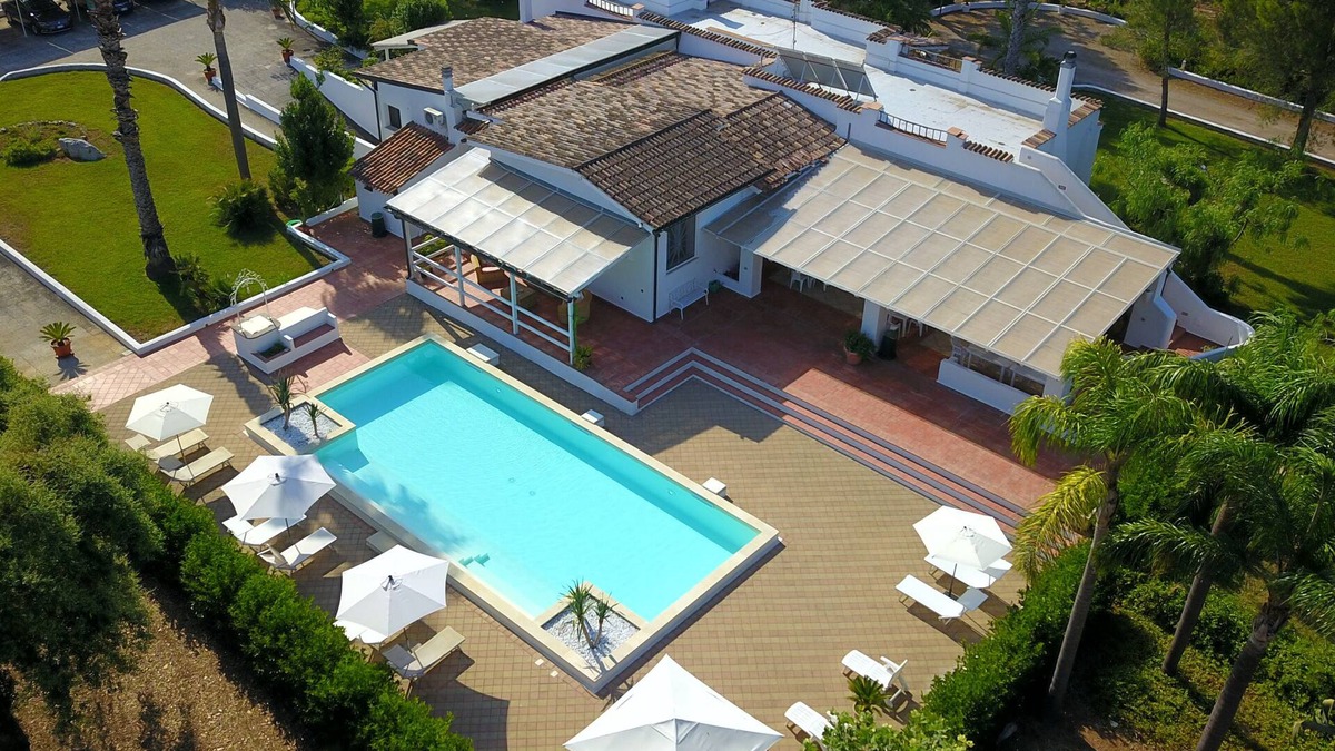 Ugento Villa | Villa Vetti, beautiful villa surrounded by greenery with swimming pool, a few km from the sea