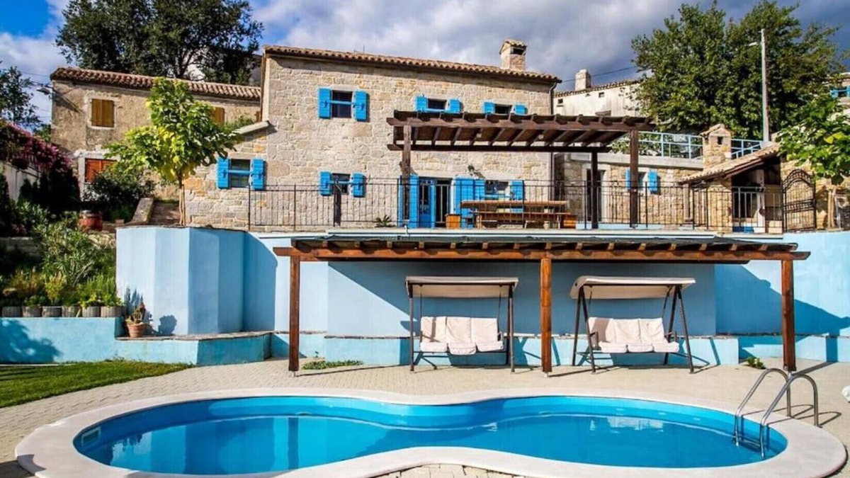 Grabri Villa | Villa Viera for 12 people in Central Istria with private pool & pet friendly