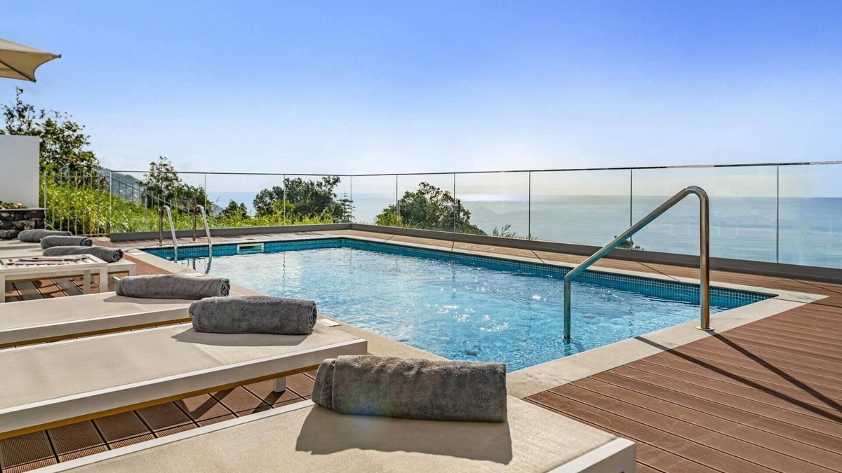 Monte Villa | Villa Vila Da Portada by Villa Plus