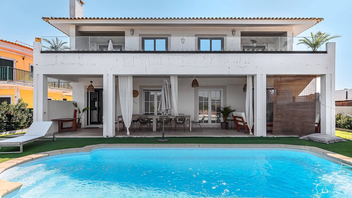 Carvalhal Villa | Villa 'Vila Exclusiva Na Praia De Tróia' with Sea View, Wi-Fi and Air Conditioning