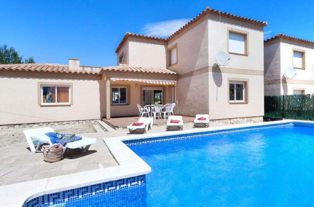 Les Tres Cales Villa | Villa Villa Mimosa I by Interhome