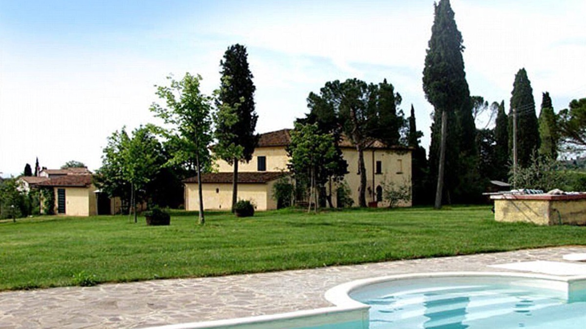 Marciano della Chiana Villa | Villa Vinacciolo: A pleasant and spacious two-story villa surrounded by the greenery, with Free WI-FI.