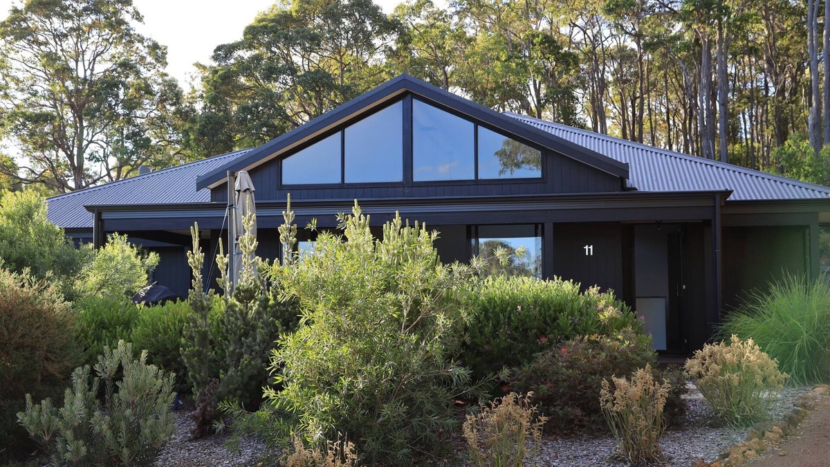 Yallingup Siding House | Villa Vines @ Rivendell Winery Estate