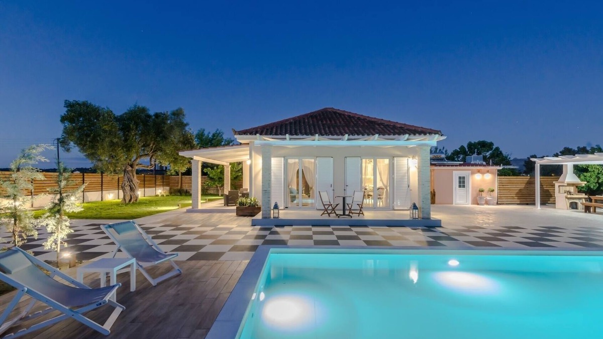 Gaitanion Villa | Villa Vineyard - 2-bedroom villa with private grounds, swimming pool and Jacuzzi.