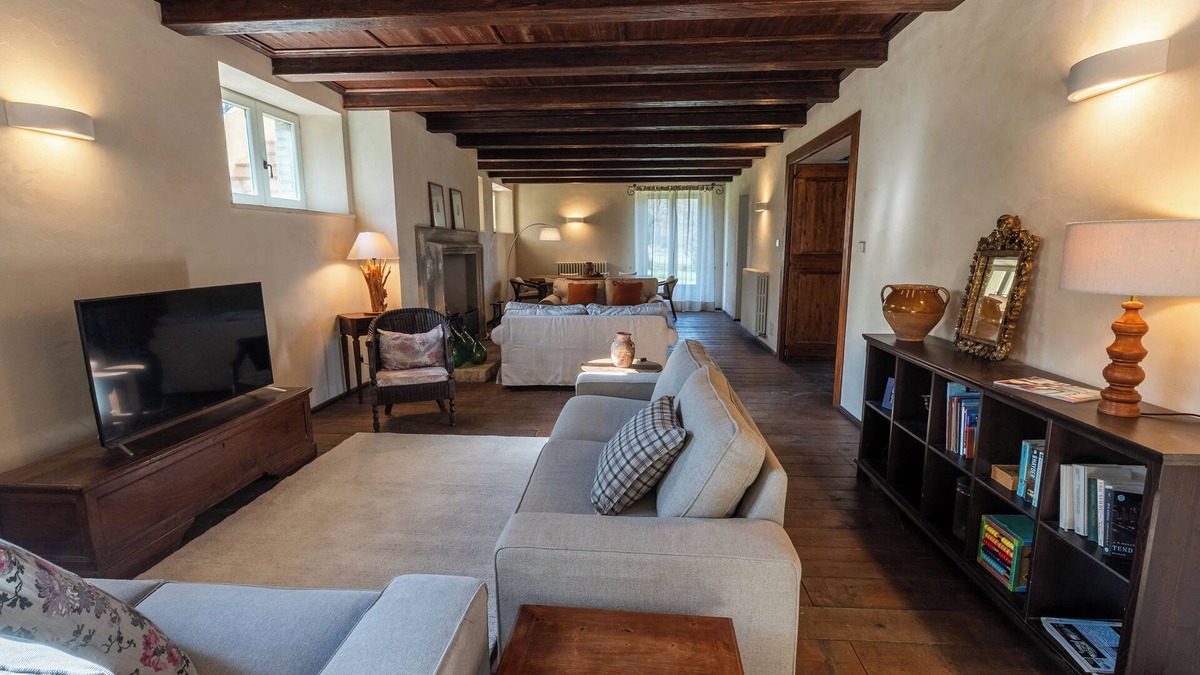 Smerillo Villa | Villa Viola – Your Serene Countryside Escape