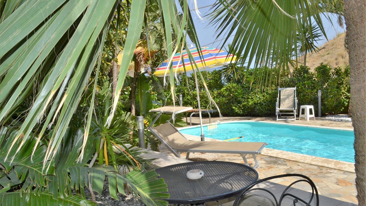 Bocale Villa | Villa Virginia - Holiday home with garden and swimming pool in Reggio Calabria