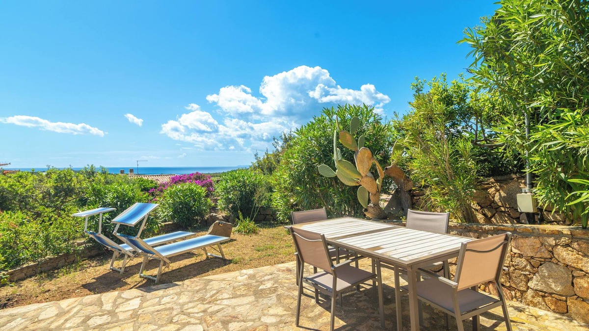 San Teodoro Villa | Villa 'Vista Mare Cala Ginepro' with Sea View, Private Terrace and Air Conditioning