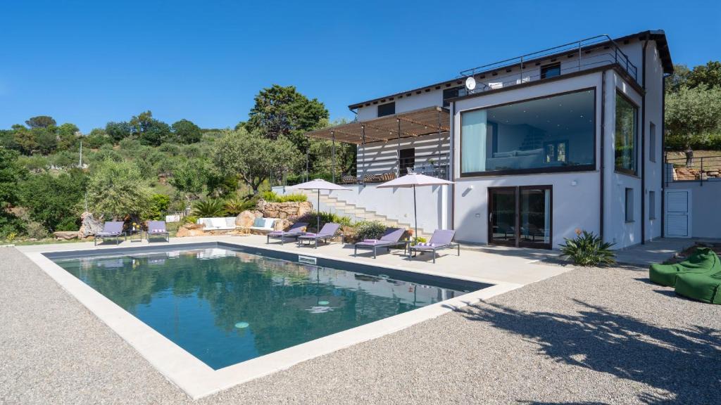 Gratteri Villa | Villa Vittoria 8 by Massimo Villas