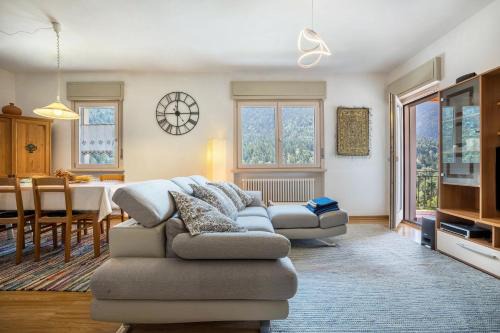 Sella Giudicarie Apartment | Villa Vittoria Mountain View