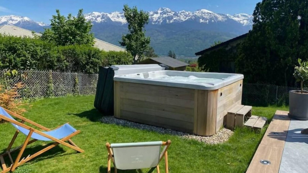 Biviers Villa | Villa, vue Exceptionnelle Avec Jaccuzi et Sauna