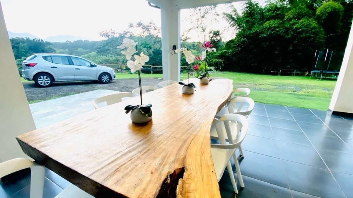 Petit-Bourg House | Villa vue Montagne Accès Privatif à la Rivière