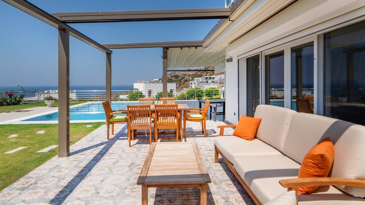 Yalikavak Villa | Villa w Pool Garden Patio 1 min to Beach in Bodrum