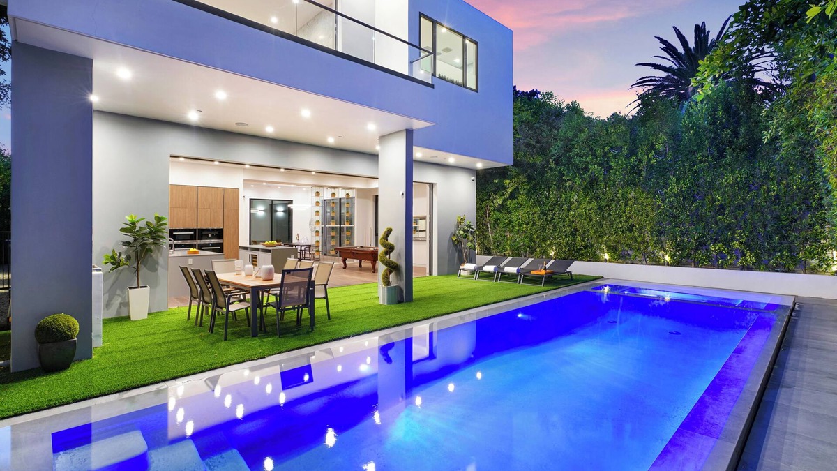 Beverly Hills Villa | Villa Waldorf by LuxJB 🏆 16 Guests 🏆 Heated Pool & Jacuzzi